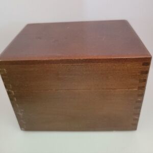 Vintage Wooden Box recipe card index card holder dovetail joint construction